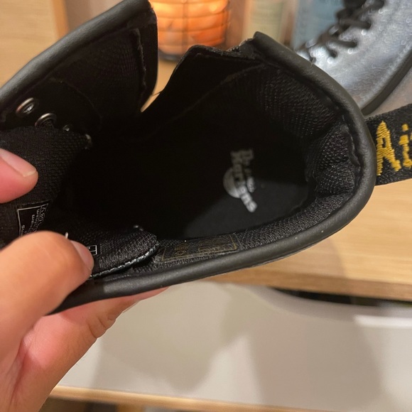 DcMartens Airwair - Picture 4 of 7